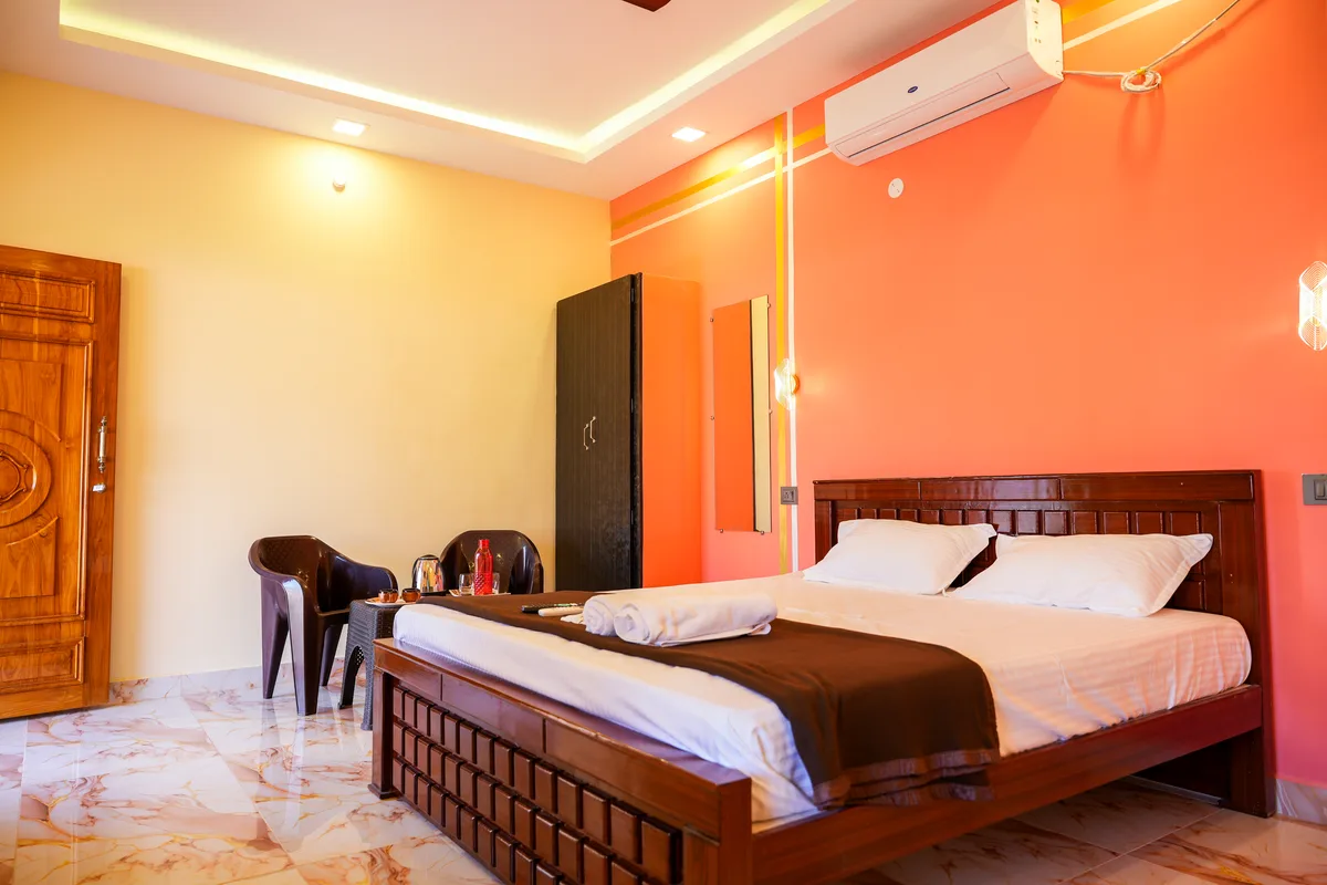 La Mithila Resort Pondicherry - Deluxe Couple Room, room entrance and layout